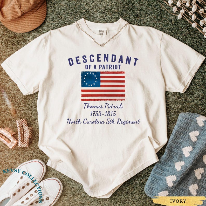 Kundenspezifischer Nachkomme eines Patriot-Hemdes, Töchter der amerikanischen Revolution oder Söhne des amerikanischen Revolution T-Shirts, DAR Geschenk SAR Geschenk Bild 4