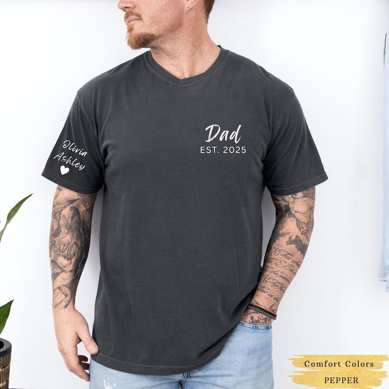 Personalized Dad Shirt with Kids Names, Custom Dad Shirt, Comfort Colors Dad Est Year T-Shirt, First Fathers Day Gift, New Dad Gift zdjęcie 6