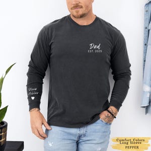 Personalized Dad Shirt with Kids Names, Custom Dad Shirt, Comfort Colors Dad Est Year T-Shirt, First Fathers Day Gift, New Dad Gift zdjęcie 7