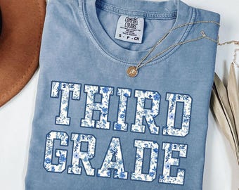 Comfort Colors® Lehrer für die dritte Klasse, Grundschullehrer-T-Shirt, für Lehrer der dritten Klasse mit Blumenmuster, Geschenke für den Lehrer der dritten Klasse