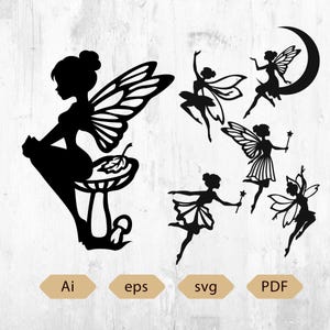 Può includere: Immagini di silhouette nere di fate in varie pose, tra cui una seduta su un fungo. Le fate hanno ali dettagliate e sono raffigurate con una luna crescente e una bacchetta magica. Tipi di file Ai, eps, svg e PDF.