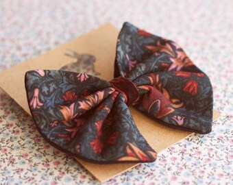 Bow elastic holder for hair. Bow tie for kids. William Morris bow headband. Ponytail holder for girls, hair elastic, Art Nouveau accessories