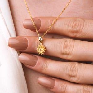 Dainty November Birthflower Pendant, Tiny Flower Necklace With Citrine Birthstone, Chrysanthemum Flower Charm, November Birthday Gift