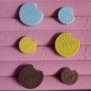 Biscuit Adjustable Statement Ring