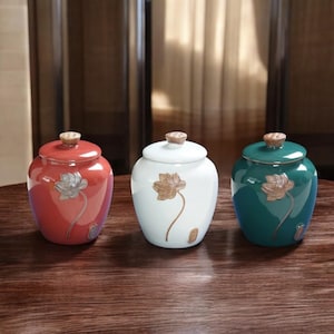 Japanese Lotus Ceramic Tea Canister – Spacious Storage Jar for Tea, Coffee, and Stylish Home Organization