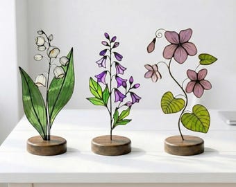 Glasmalerei-Geburtsmonats-Blume, personalisierte botanische Kunst, handgemachtes Fenstergeschenk für Mutter, Frau, Geburtstag Blumen-Sun-Fänger-Dekor