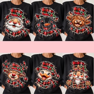 Puede incluir: Una colección de seis sudaderas negras de cuello redondo, cada una con un gráfico festivo diferente. Los diseños incluyen a Santa Claus, un muñeco de nieve, una vaca highland, un reno, un pato y un cascanueces, todos con gorros de cuadros rojos y verdes.