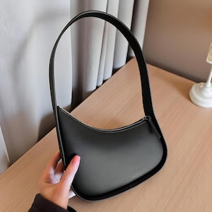 Halbmond Schultertasche für Damen – Minimalistische Lederhandtasche, schicke Halbmond Geldbörse, kleine Vegane Ledertasche