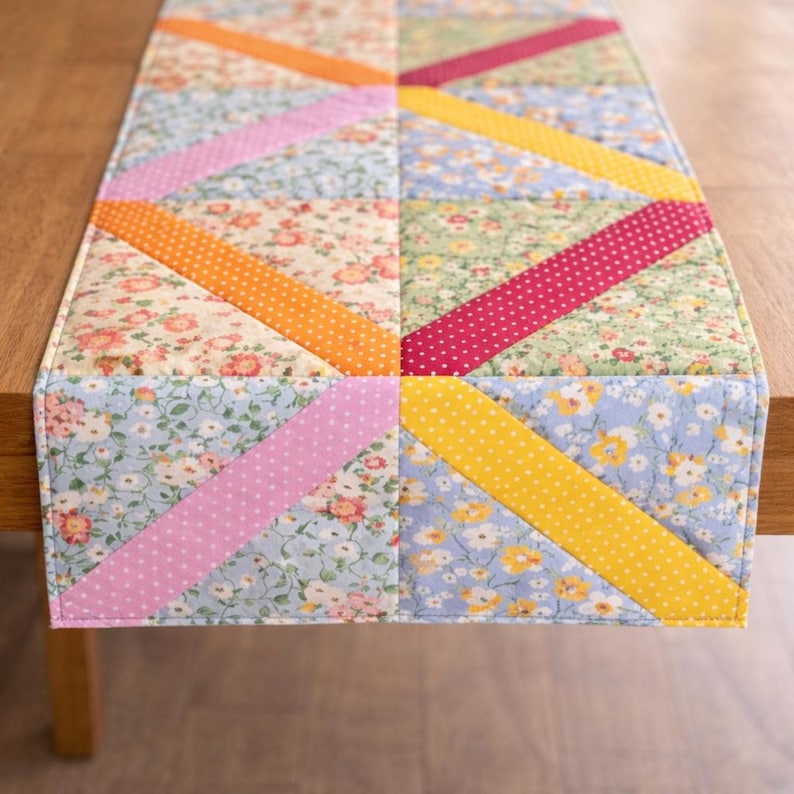 Charm Pack Quilted Table Runner Pattern | Vintage Home Decor (PDF Pattern) - Etsy