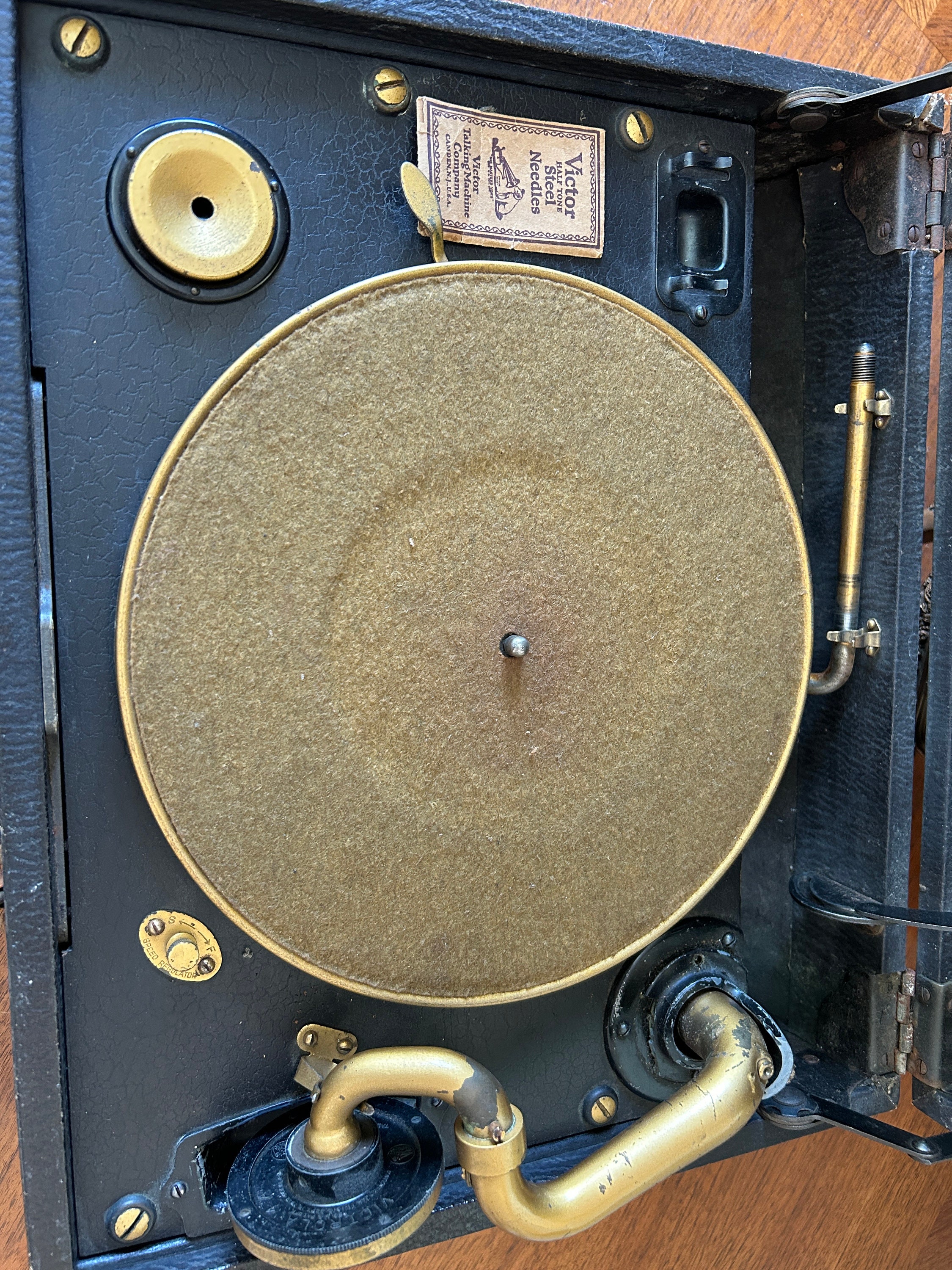Antique Victrola "talking Machine" Portable Phonograph 4 "a" W/crank ...