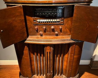 RCA Victor Prewar Console 1939 K-130--Local Pick-Up! No Shipping Offered!