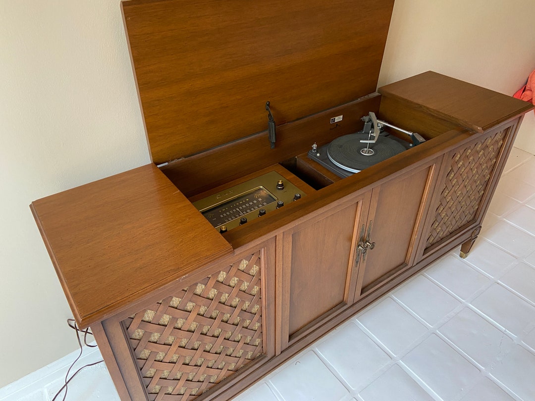 Midcentury Fisher Stereo Console W/garrard Turntablelocal PICKUP Read