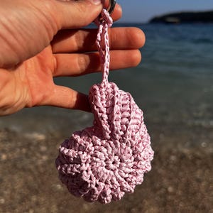 Raffia Ocean-Themed Keychains, Crochet Nautical Spiral Shell Bag Charm, Bag Accessories, Beachy Summer Style, Handmade Coastal Seashell