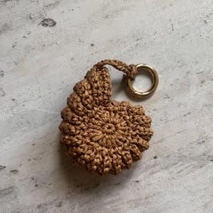Raffia Ocean-Themed Keychain, Crochet Nautical Spiral Shell Bag Charm, Ocean Bag Accessories, Beachy Summer Style, Handmade Coastal Seashell