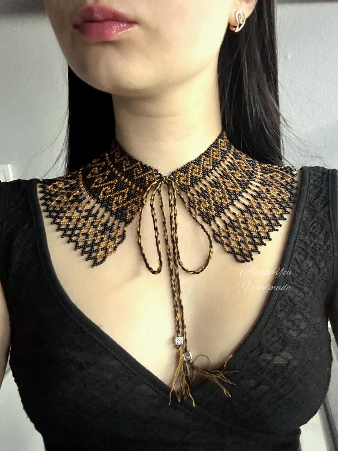 ビーズチョーカーネックレス：ブラック＆ベージュのチェコガラスビーズ