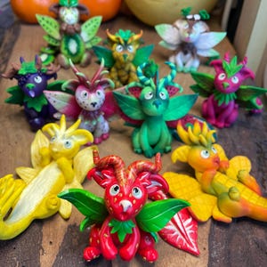 Dragon-fruit miniature en pâte polymère - Figurine kawaii fruitée (banane, kiwi, fraise, pastèque,...) - Cadeau original fait main
