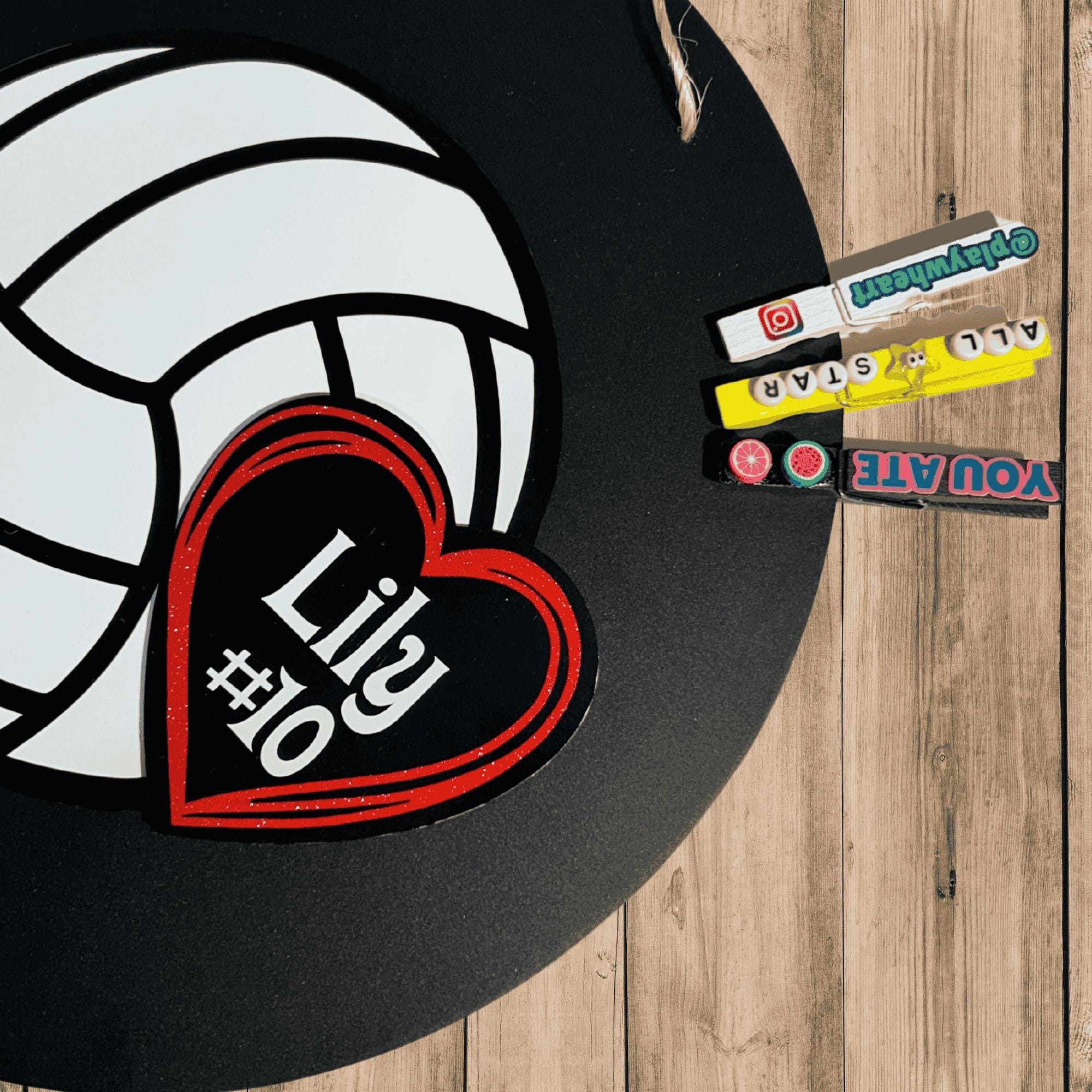 Sureio Volleyball-Schlüsselanhänger Mit Lippenstift-Halter – 20-teiliges Set In Weiß & Schwarz, Praktisch Für Sport & Alltag
