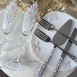 Crystal wedding glasses and cake server set Champagne flutes Wedding toasting glasses Cake cutting set Wedding plate and forks