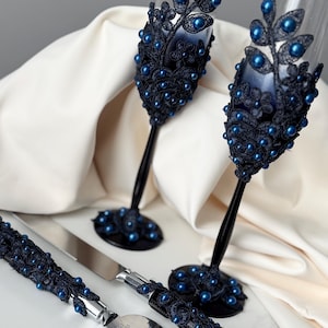 Lace wedding glasses Navy blue cake cutter and server Pearl champagne flutes Wedding toasting glasses Cake cutting set Wedding cake knife