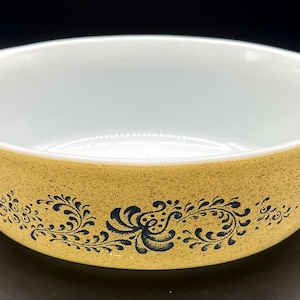 Vintage Pyrex #043 Homestead Pattern Casserole Dish – 1.5 Quart – Beige & Blue – No Lid