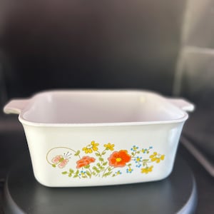 Vintage Corning Ware casserole dish in the Wildflower pattern (no lid)