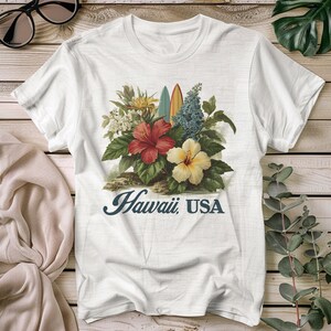 Vintage Hawaii Blumen T-Shirt: Tropisches Hibiskus & Surfbrett Grafik-T-Shirt