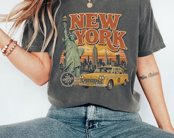 Vintage NYC Skyline Statue of Liberty Yellow Taxi T-Shirt | Retro 70s Distressed