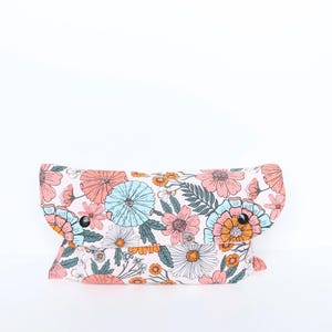 Nappy Wallet – Diaper Clutch with Snap Closure | Cotton Fabric Baby Change Organiser - Retro Floral