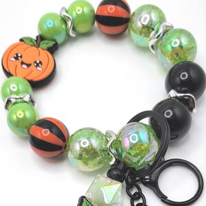 Pumpkin Beaded Wristlet Keychain: Halloween Fall Bracelet