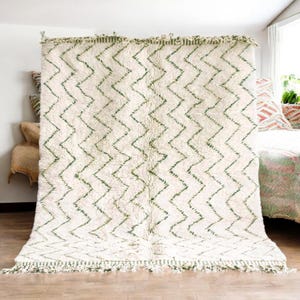 Handmade Wool Moroccan Rug: Abstract Berber Kilim Rug