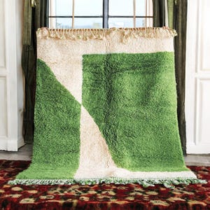 Handmade Wool Moroccan Rug: Abstract Berber Kilim Rug
