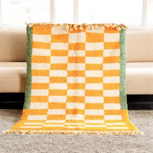 Handmade Wool Moroccan Rug: Abstract Berber Kilim Rug