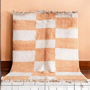 Handmade Wool Moroccan Rug: Abstract Berber Kilim Rug