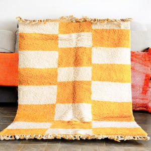 Handmade Wool Moroccan Rug: Abstract Berber Kilim Rug