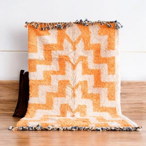 Handmade Wool Moroccan Rug: Abstract Berber Kilim Rug
