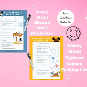 Puede incluir: Dos listas de empaque para los parques acuáticos de Disney World, Blizzard Beach y Typhoon Lagoon, con un fondo rosa. La lista de Blizzard Beach es azul y la de Typhoon Lagoon es amarilla. Ambas listas incluyen artículos como protector solar y botellas de agua.