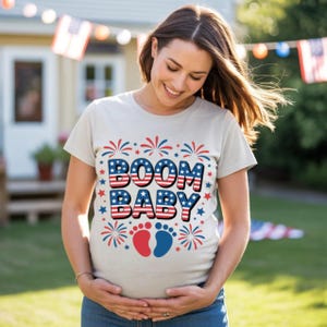 Koszulka Boom Baby, Koszulka z ogłoszeniem ciąży 4 lipca, Koszulka z Dniem Niepodległości, Koszulki 4 lipca, Koszulka patriotyczna dla mamy, Letnia dziewczyna w ciąży