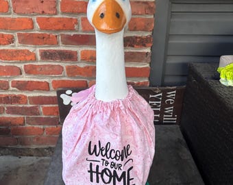 Welcome Home Goose Outfit – Handmade Porch Decor (Fits 23–29″ Goose)