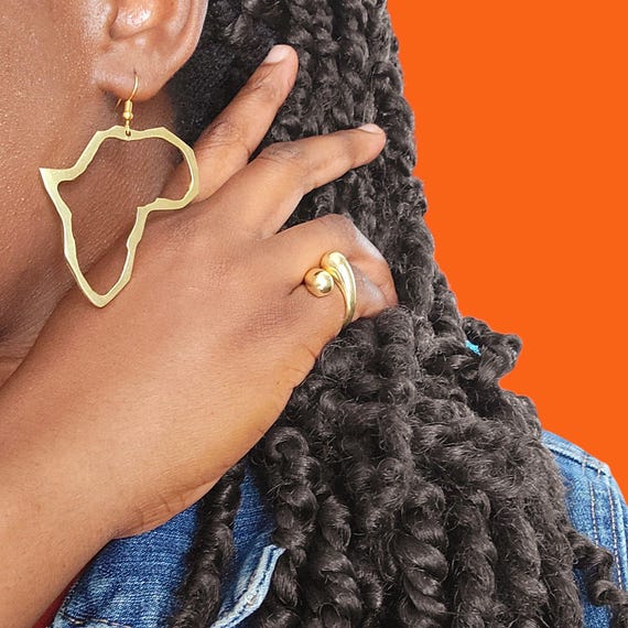 Handcrafted Africa Brass Drop Earrings: Lightweight Women's Jewelry