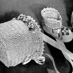 Vintage Crochet Baby Bonnet and Booties Newborn Reborn Doll 1940&#39;s Thread crochet