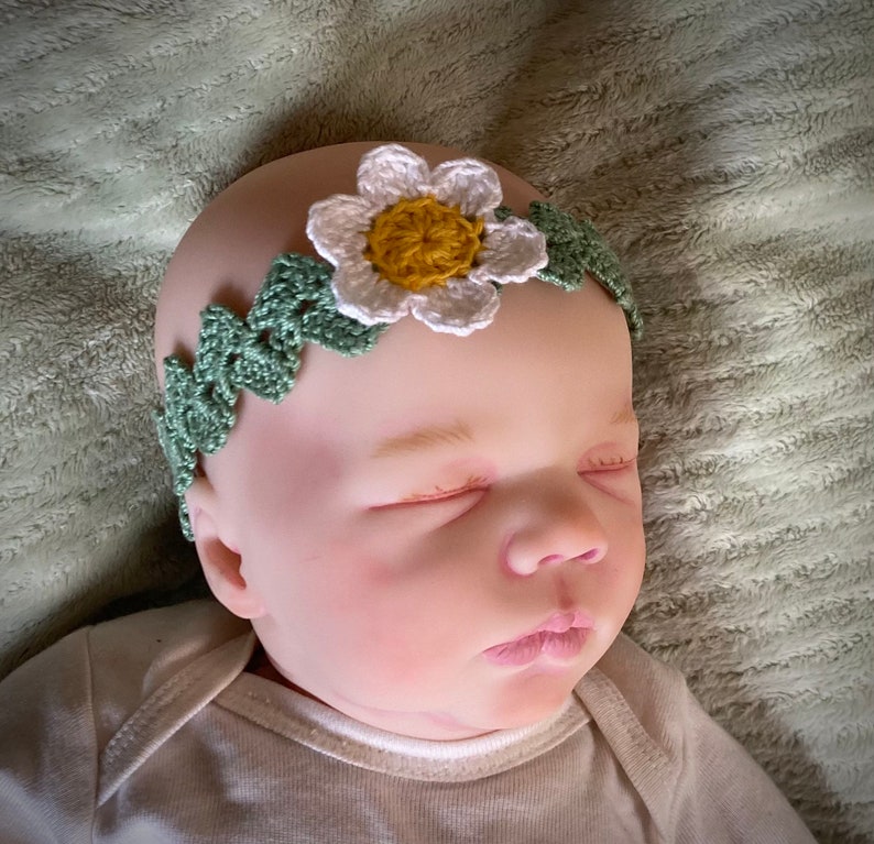 Baby Flower & Leaf Headband Crochet Pattern Newborn 9 months Infant Headband image 1