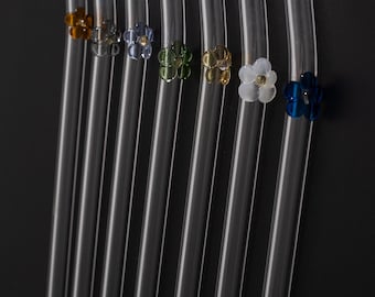 Pajitas de cristal con diseño floral: artesanales, ecológicas y con un encanto especial.