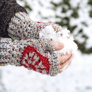 Cascade Cafe Mitts // Crochet pattern, Fingerless Mittens pattern, Fingerless Gloves, Gloves pattern, Crochet gloves, Granny Square, Tzigns image 6