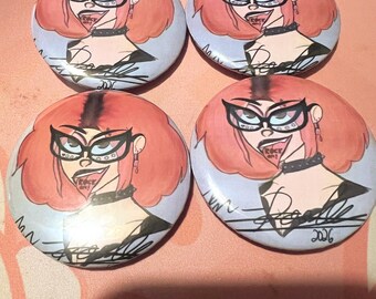 Pin de botón de chica punk de pelo rojo / Insignia de arte de personaje hecha a mano
