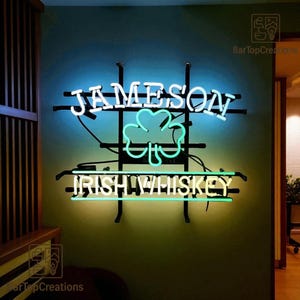 Luce al neon Jameson Shamrock, insegna al neon fatta a mano con whisky irlandese per bar, pub, sala giochi, caverna per uomini, decorazione da parete per il giorno di San Patrizio, 19&quot;x15&quot; (DDP)