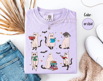 Halloween Black Cat Comfort Colors®-T-shirt, schoolse kattenmoeder, Bookful Fall Ghost Reading, spookachtige boekenwurm Witchy Vibes, gezellig herfstlezershirt