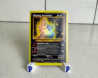 Carta réplica holográfica brilhante de Tyranitar do Pokémon