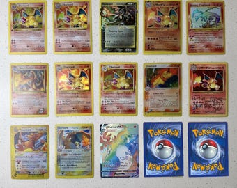 Conjunto Charizard Clássico Best Sellers com 13 Cartas Réplica Holográficas de Pokémon