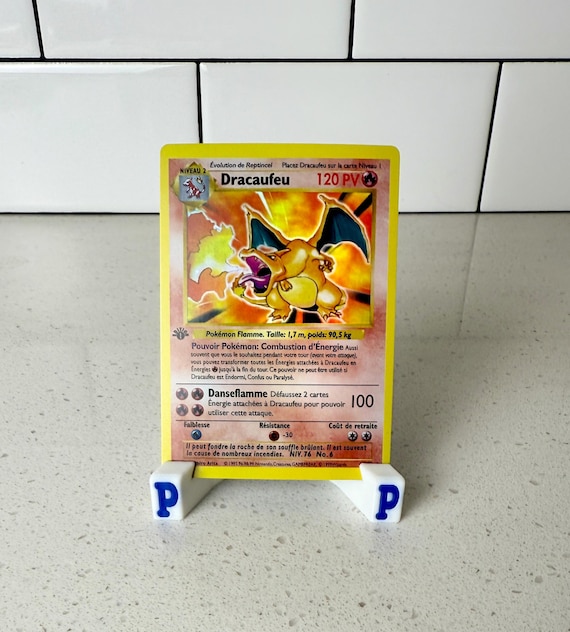 dracaufeu pokemon card price Full Art/Dracaufeu V French (153) 2022 Sword & Shield Brilliant Stars clear acrylic holder that perfectly accentuates the stunning visual design and character artwork Dracaufeu EX - Pokmon XY