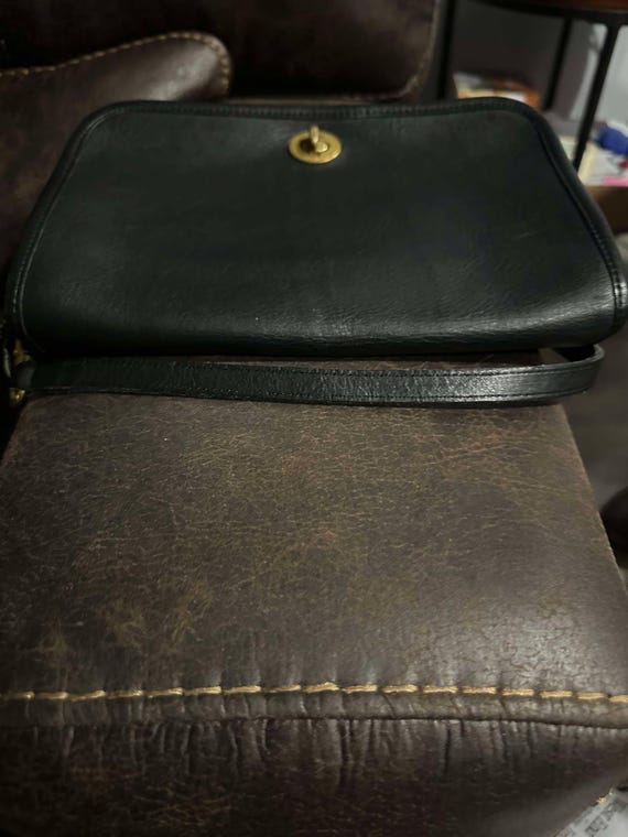 AUTHENTIC Vintage Coach Black Pocket Purse - 1 owner View 4